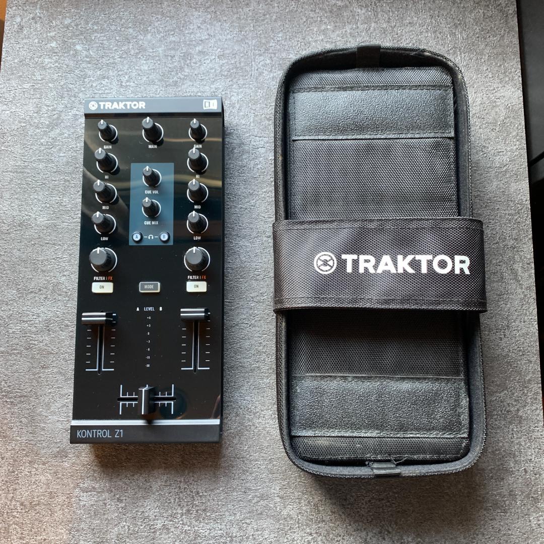 TRAKTOR KONTROL Z1 & 純正専用ケース