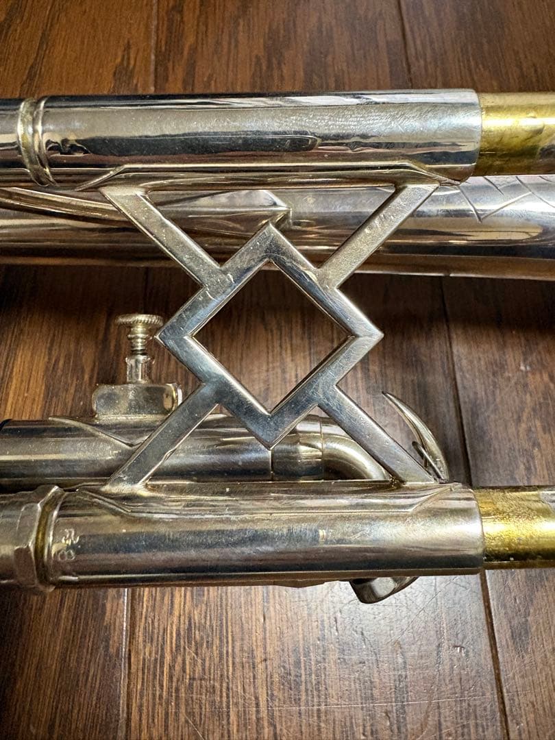 King Silver Tone B♭ trumpet