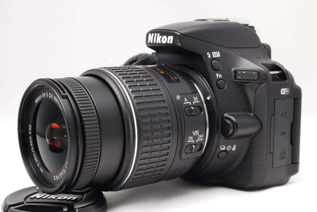 Nikon D5500 S数新品級 デジタル一眼レフ 18-55mmレンズ付き