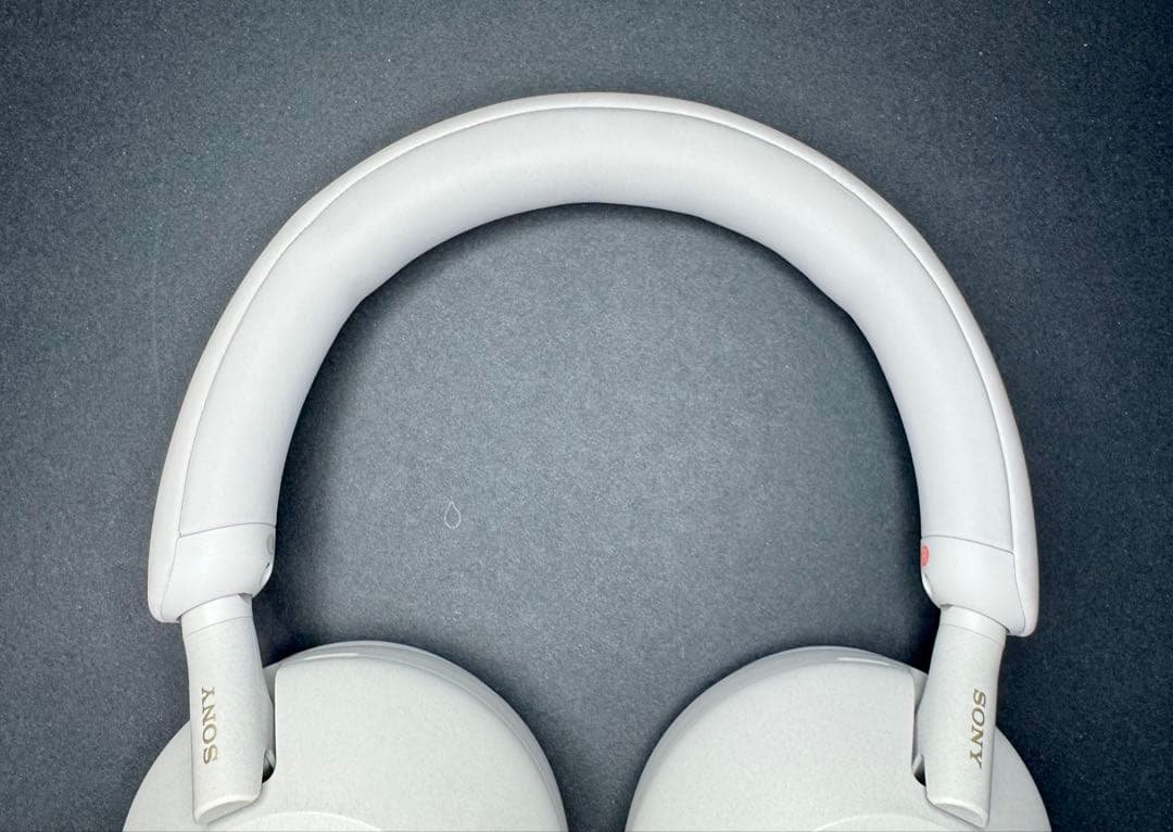 SONY WH-1000XM5 ノイズキャンセリングヘッドホン（シルバー）