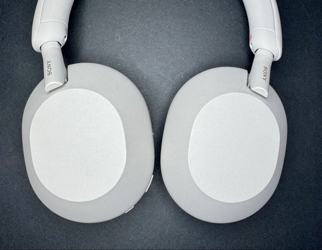 SONY WH-1000XM5 ノイズキャンセリングヘッドホン（シルバー）