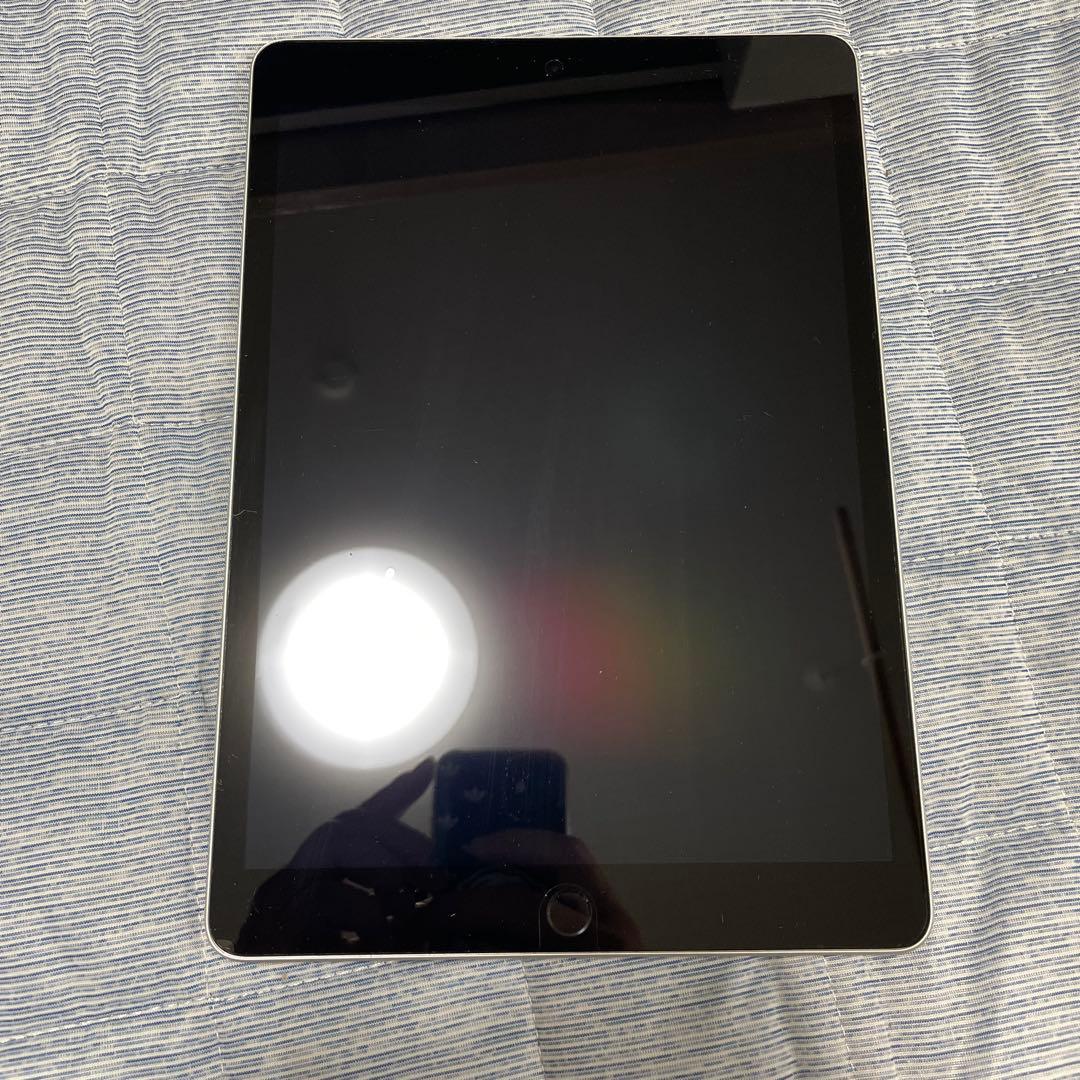 Apple iPad 10.2インチ シルバー 本体　64GB