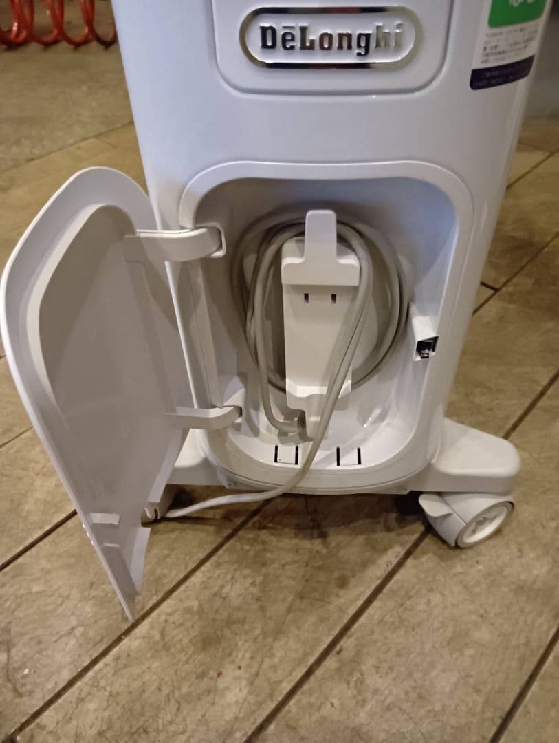 デロンギ オイルヒーター • 型番：RHJ75V0915-GY