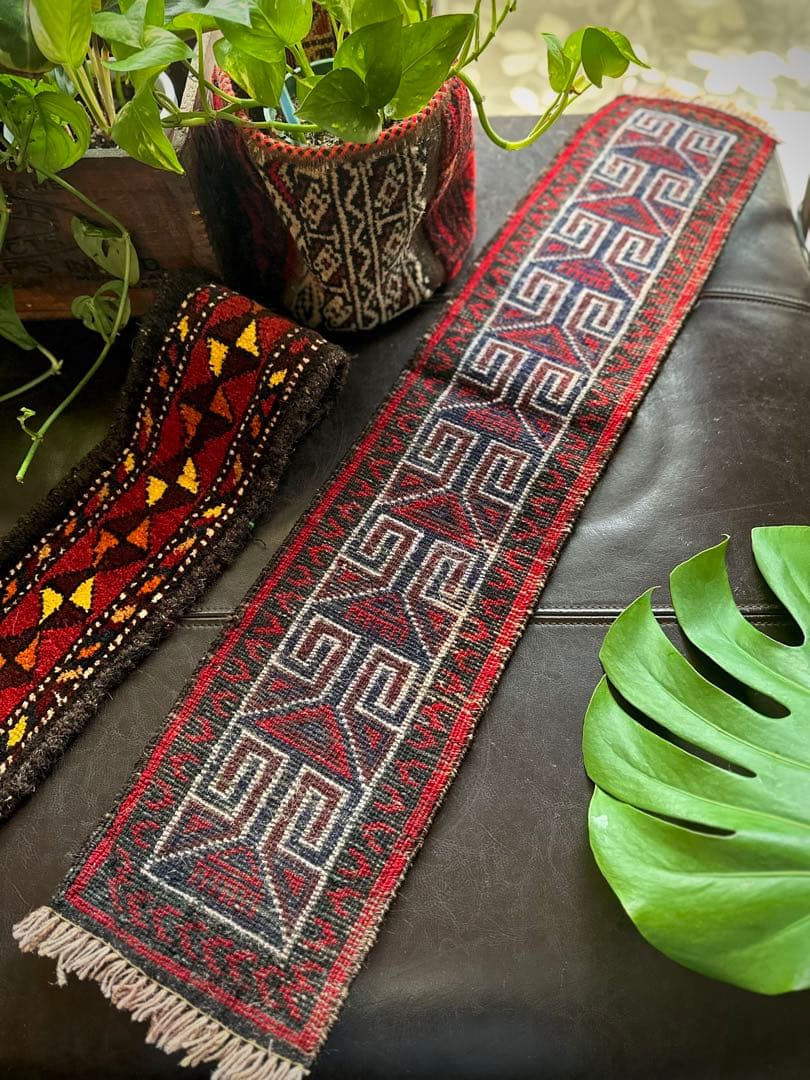 トライバルラグ　ヴィンテージラグ　ミニラグ　バルーチ　プリミティブ　ミニランナー