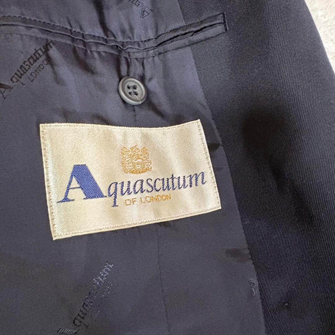 アクアスキュータム　金ボタン　紺ブレ　ダブルブレスト テーラードジャケット