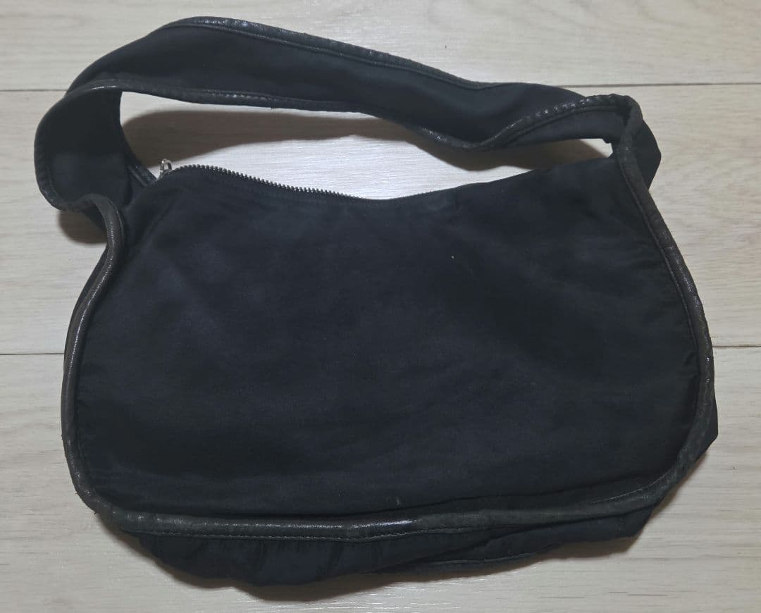 PRADA ブラックナイロンバッグ
