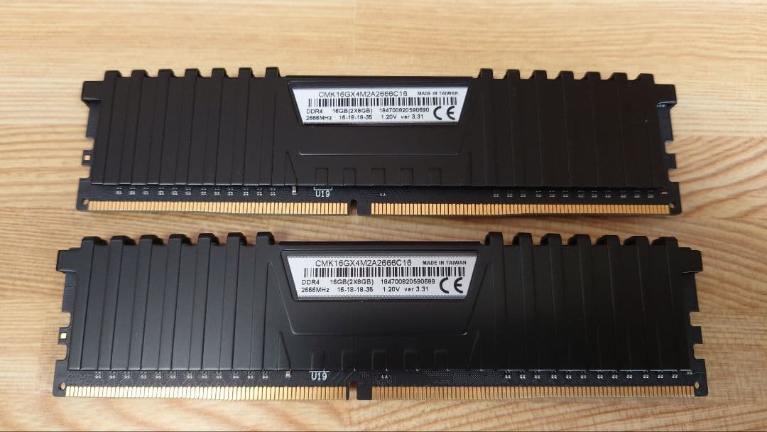 【中古】CORSAIR DDR4-2666MHz 8GB x 2枚