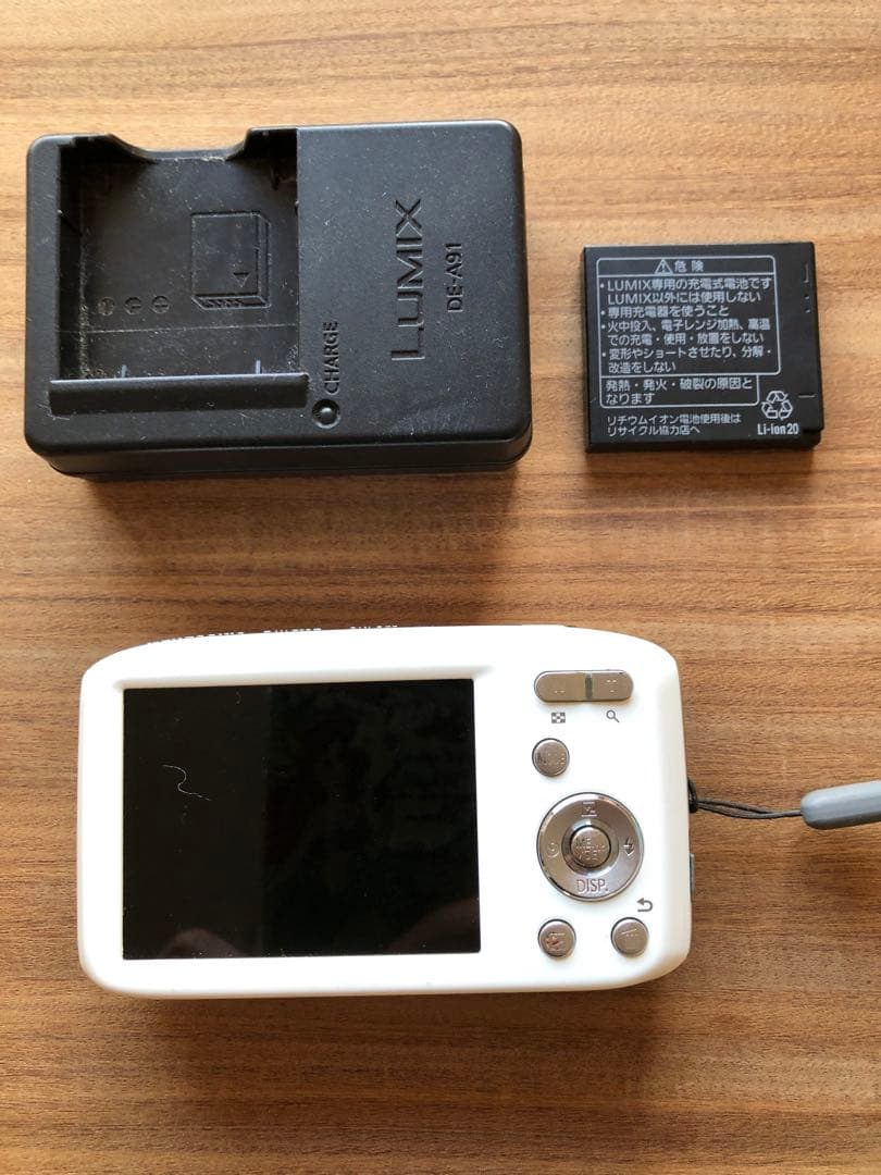 美品【動作確認済】Panasonic パナソニック LUMIX DMC-S2白