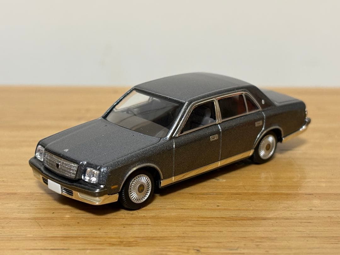 トミカリミテッドヴィンテージネオ トヨタ センチュリー LV-N105b