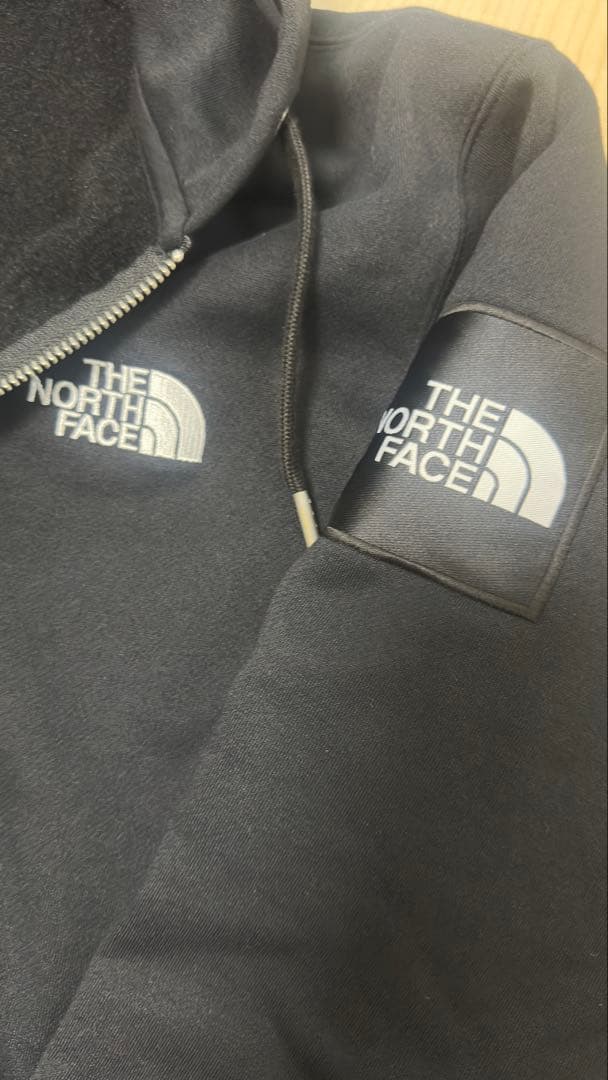 美品NORTH ノースフェイス パーカー
