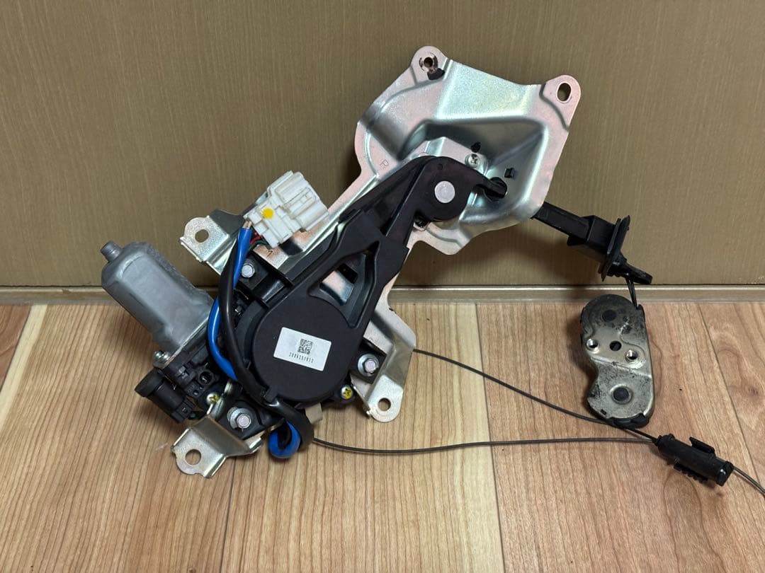 u*d様 ホンダ　JF2 N-BOX 右スライドモーター