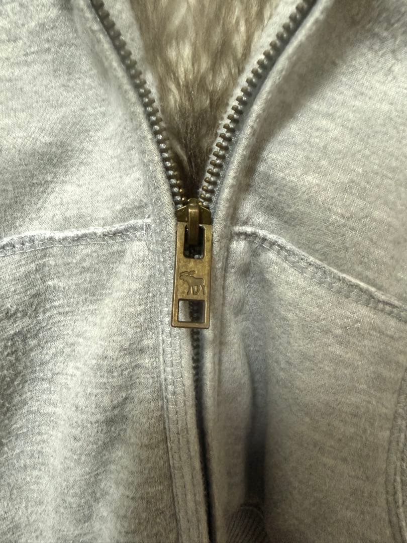Abercrombie & Fitch ファー付きグレー パーカー L