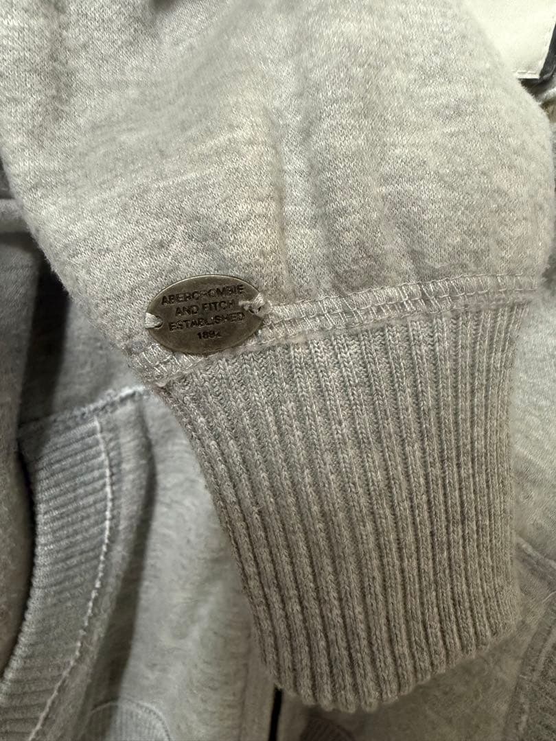 Abercrombie & Fitch ファー付きグレー パーカー L