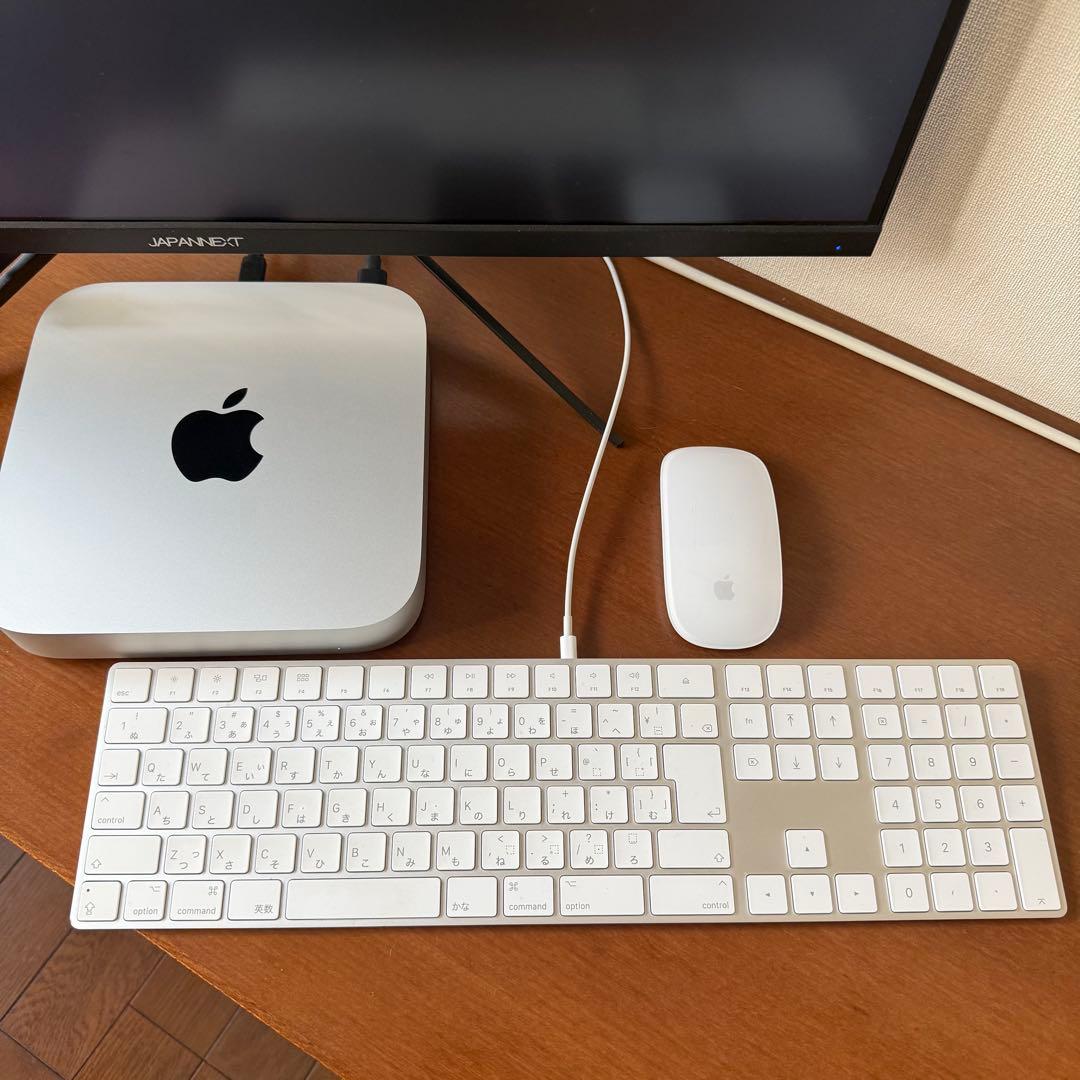 Mac mini + 28インチ モニター + 純正キーボード+純正マウス
