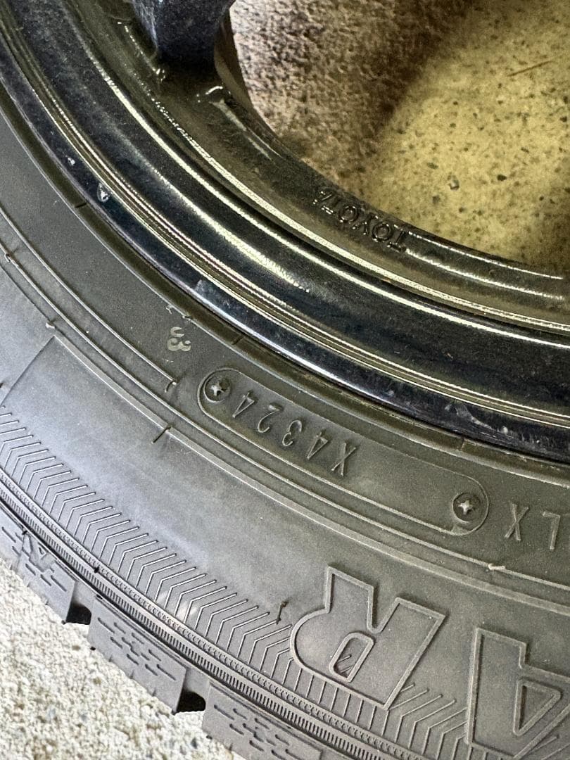 プリウス純正 15インチ スタッドレス タイヤホイールセット 185/65R15