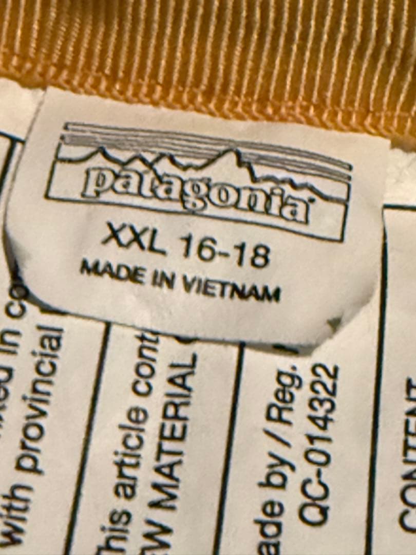 patagoniaボーイズリバーシブル レディフレディ フーディージャケット