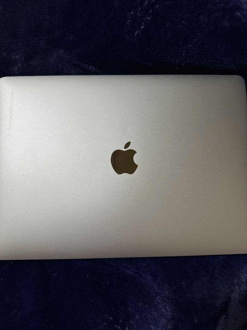 MacBook Air13インチ 256GB SSD、8GBメモリ