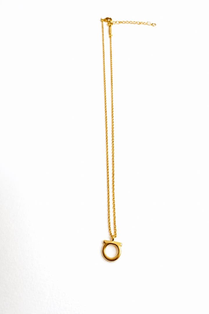 【Ariko】Salvatore Ferragamo ゴールドネックレス