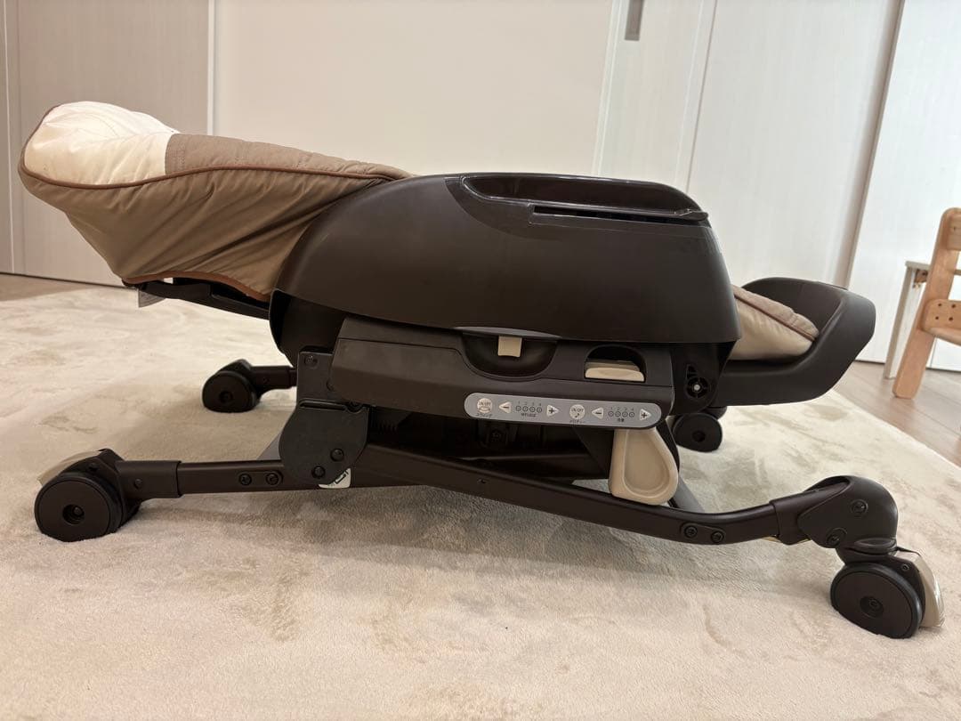 【美品】Combi ネムリラ トイザらス限定モデルベビーチェア オートスウィング