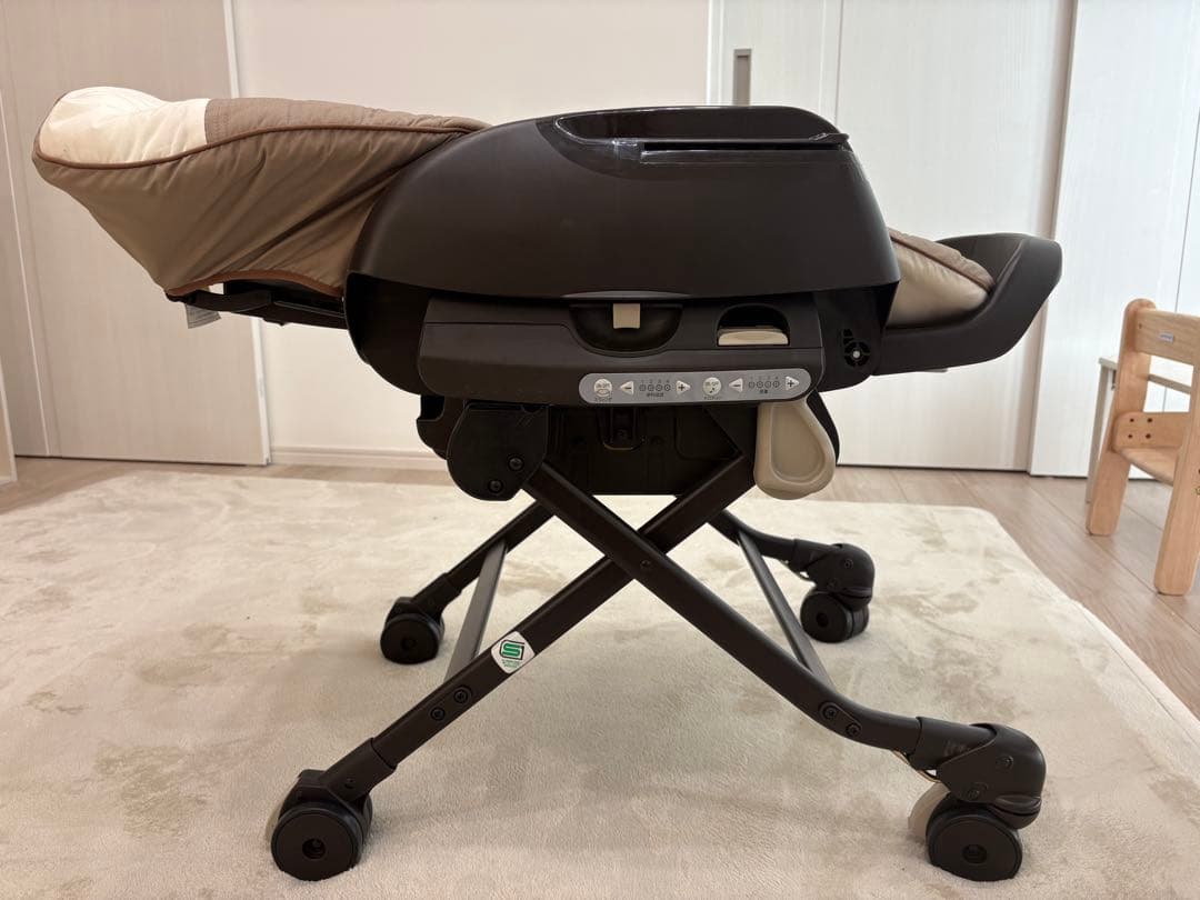 【美品】Combi ネムリラ トイザらス限定モデルベビーチェア オートスウィング