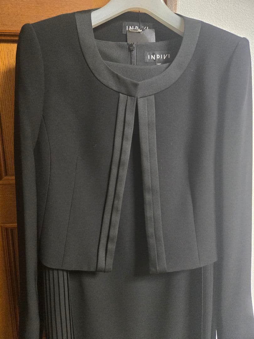 【新品未使用】総額70,000万円 INDIVI 冠婚葬祭ワンピース ジャケット