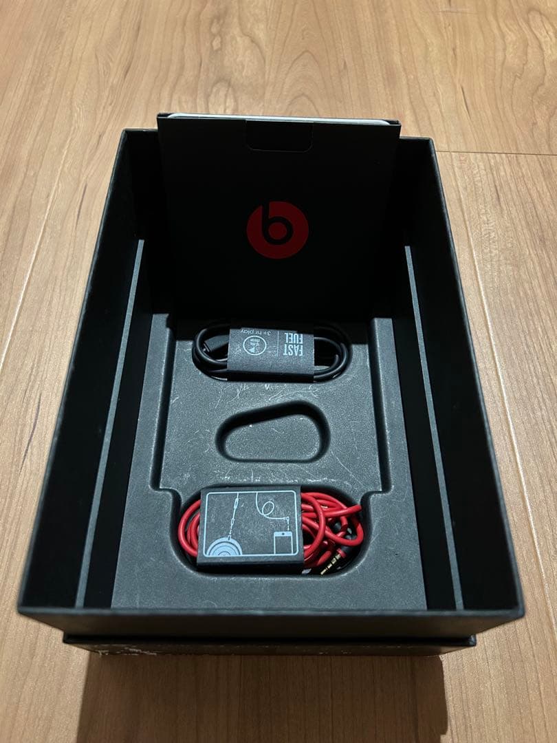 Beats Studio3 ビーツ 赤 レッド ヘッドホン