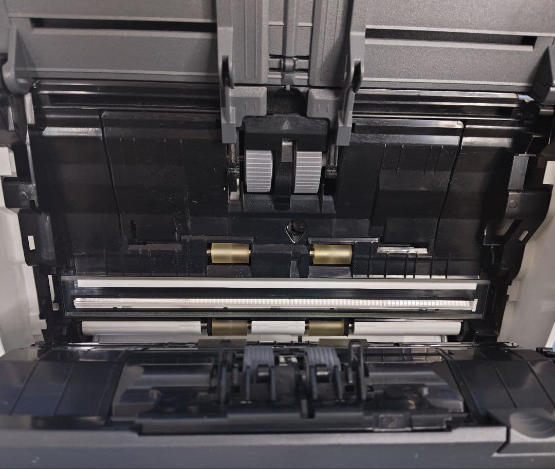 たまった書類を一気にスキャン 富士通 ScanSnap iX1500（白）②