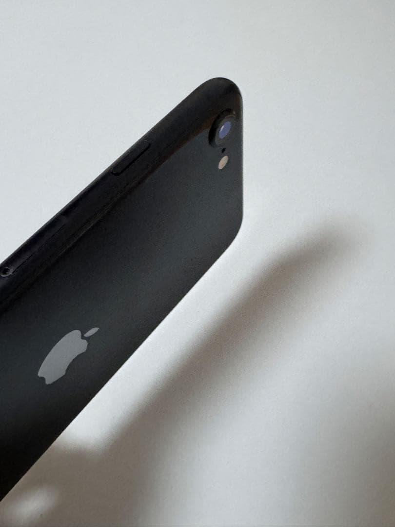 Apple iPhone SE (第2世代) 64GB