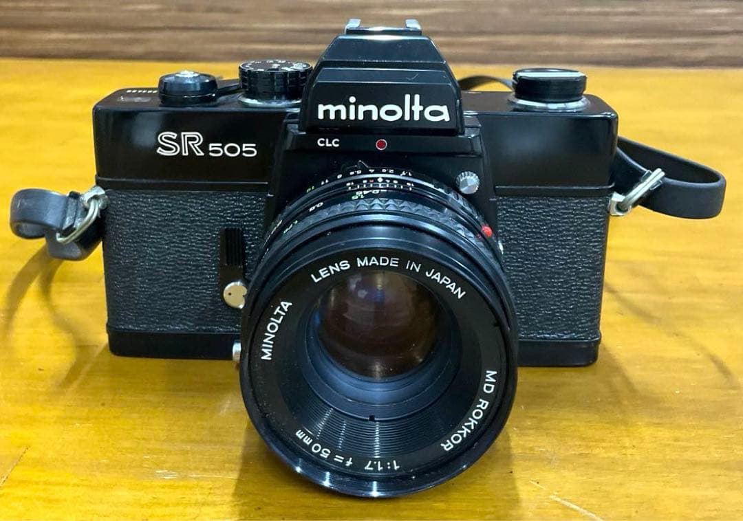 ミノルタ　SR505　一眼レフフィルムカメラ　レンズ付き　フィルター付き