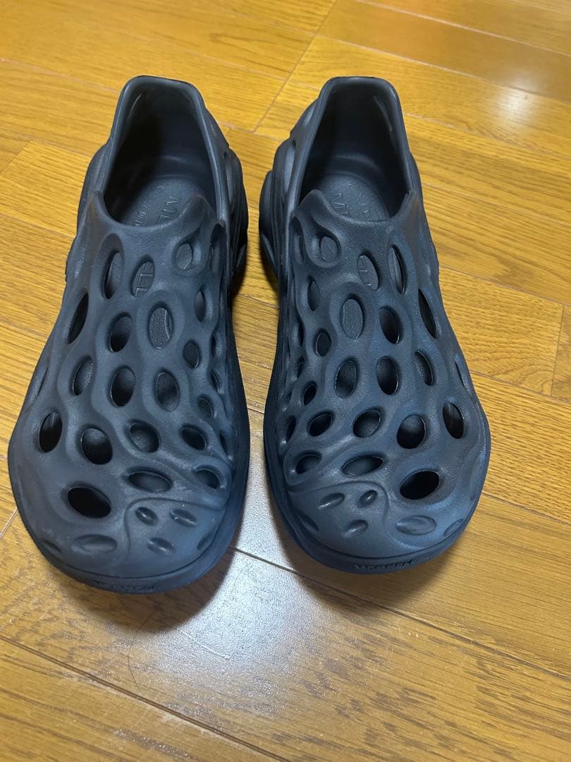 ブラックメッシュサンダル