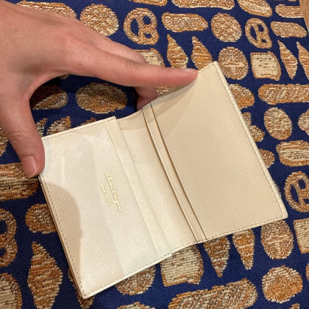 aoponyan 名刺入れ　サルヴァトーレ フェラガモ