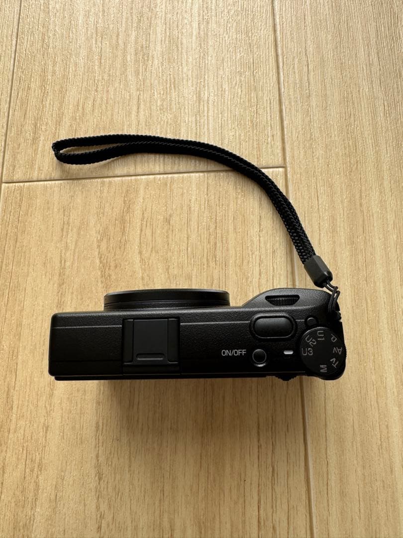 美品　RICOH GR III コンパクトデジタルカメラ