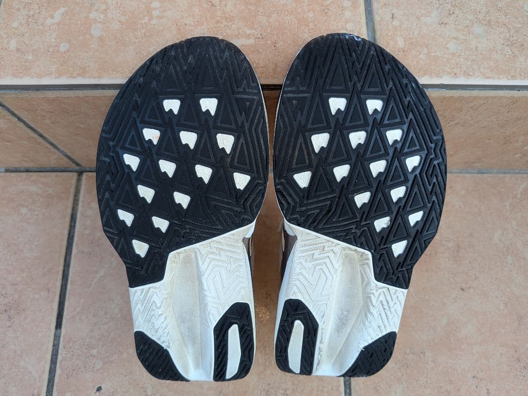 ニューバランス FuelCell Rebel v5