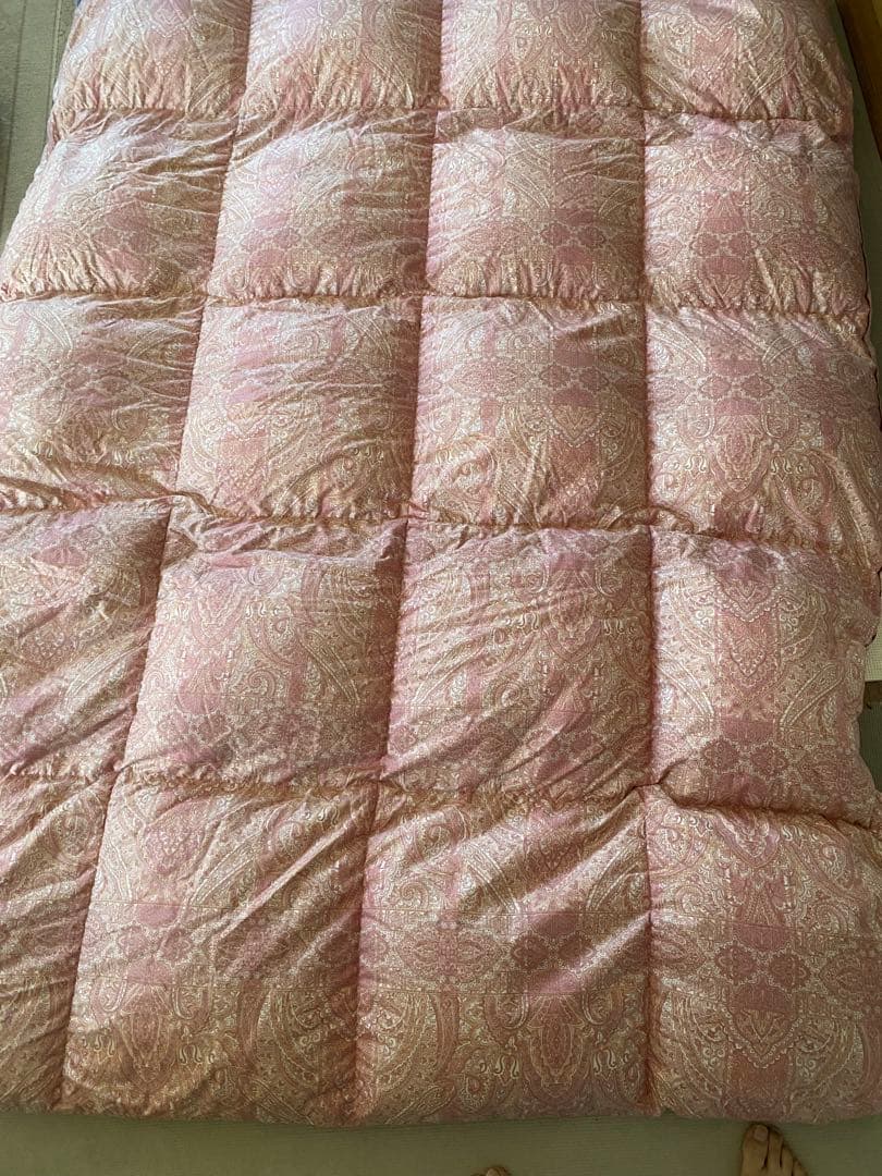 西川のペイズリー柄 ピンク 掛け布団マザーグースダウン使用（シングルサイズ）