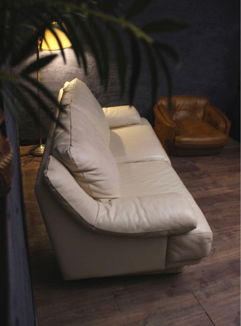 首都圏送無料〜　イタリア　インカント　総本革　約40万　クリーム系　極上　ソファ