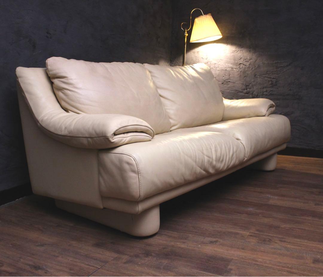 首都圏送無料〜　イタリア　インカント　総本革　約40万　クリーム系　極上　ソファ