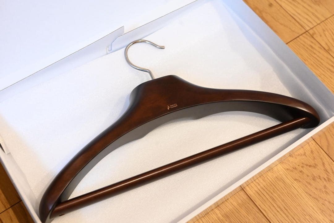 ナカタハンガー　木製ジャケットハンガー AUT-02