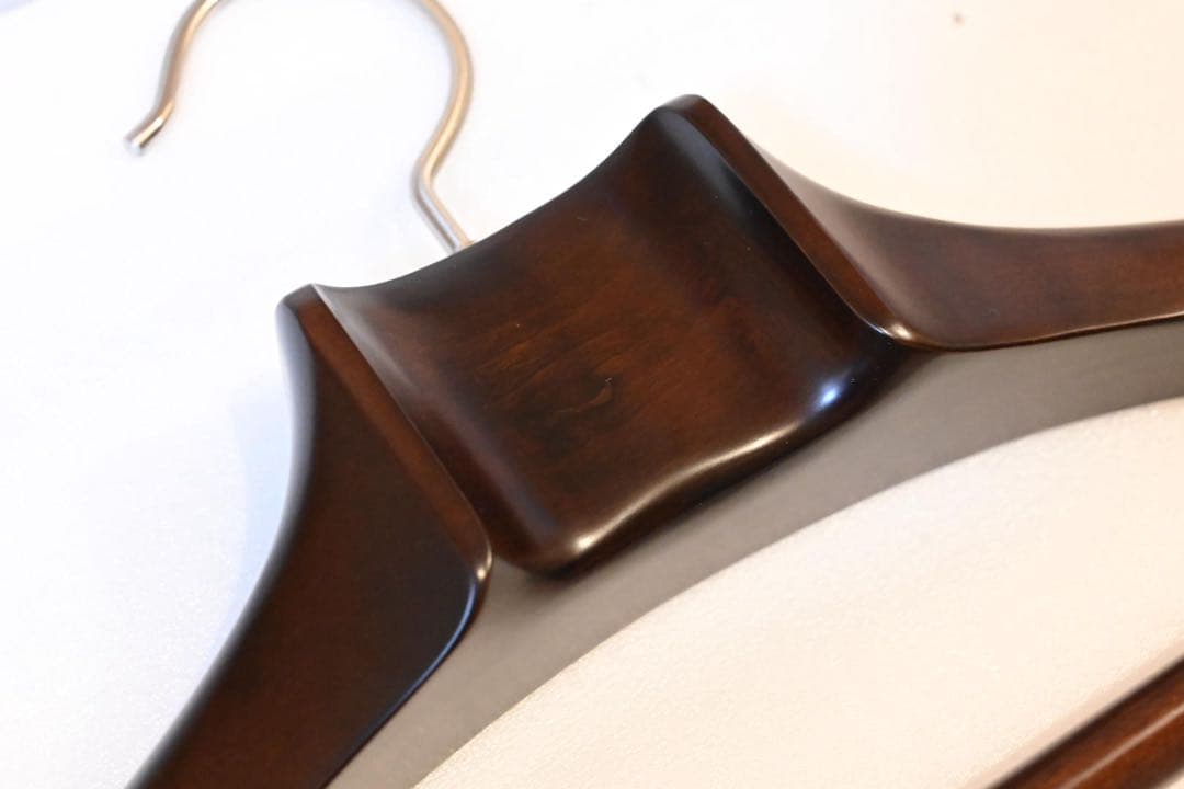 ナカタハンガー　木製ジャケットハンガー AUT-02