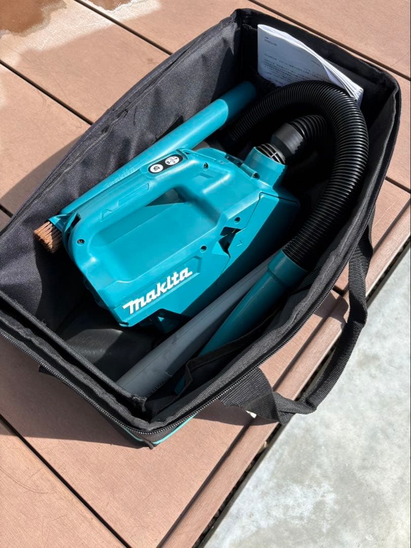 Makita 掃除機 専用ケース付18v バッテリー　充電器別売　CL184DZ