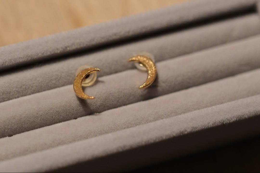 クアラントット 月 ピアス K18G