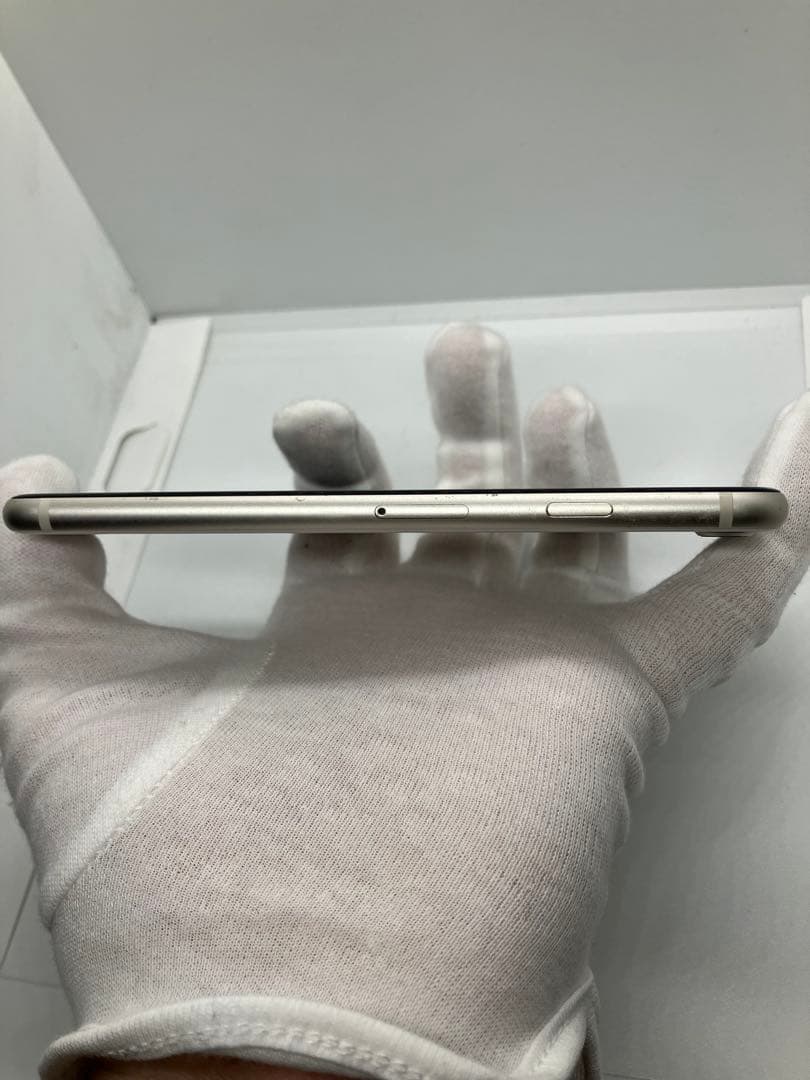 美品 iPhone SE3 64GB ホワイト バッテリー100% SIMフリー