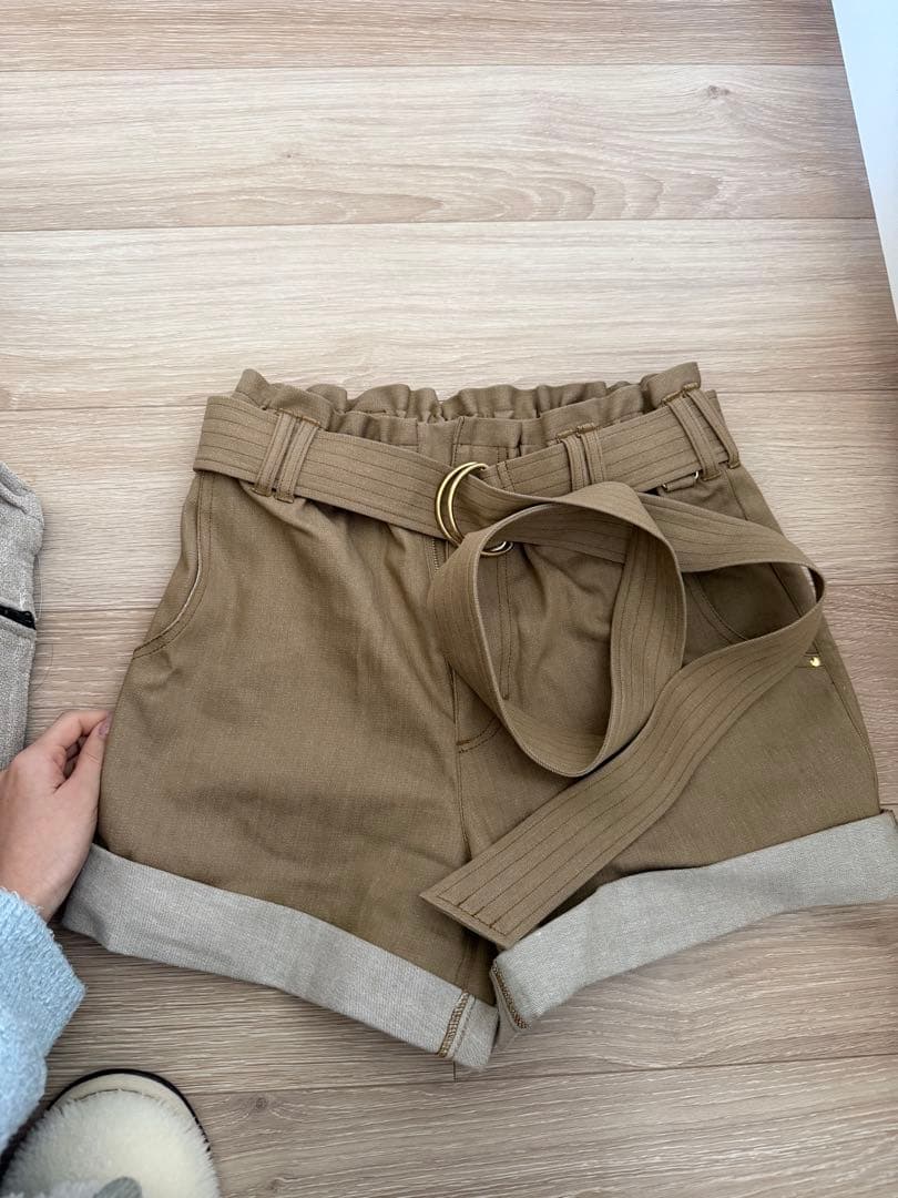 シェリエ　waist mark denim like short pants