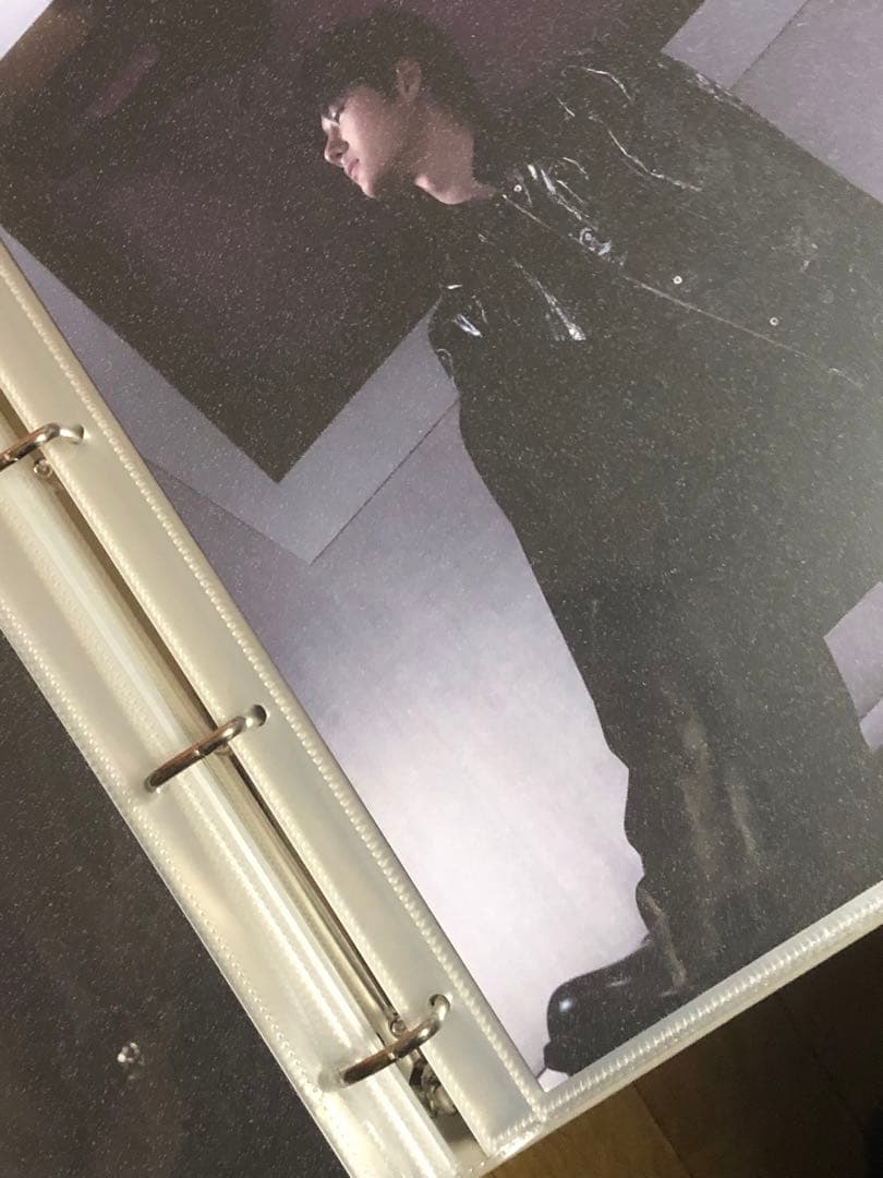 王一博 バインダー＋A4・Pカード他 カード満載アルバム