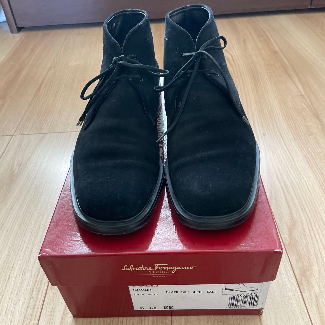y*d様 【美品】Salvatore Ferragamo 黒チャッカブーツ 26