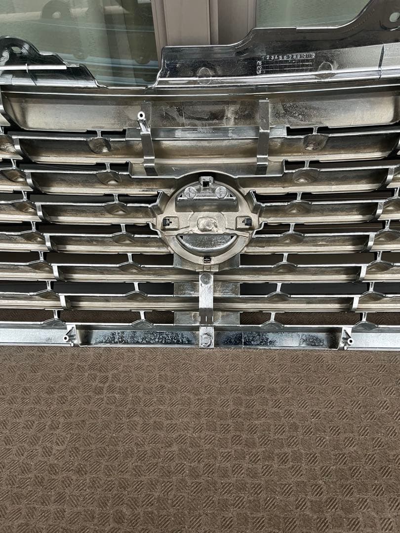 エルグランドE51 中期　純正グリル