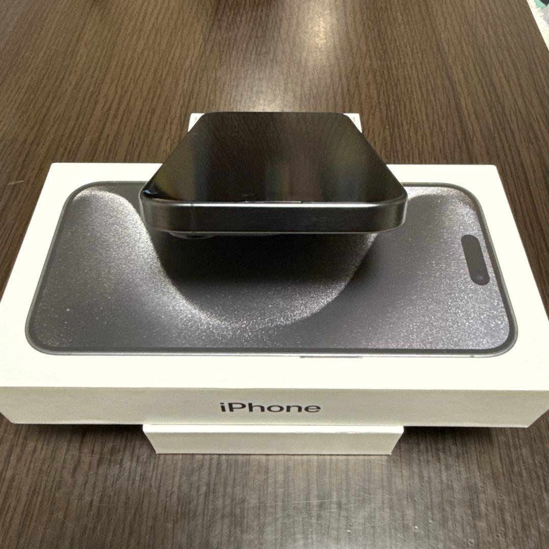 iPhone 15 Pro 本体