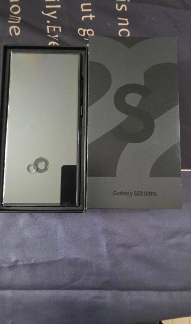 Samsung Galaxy S22 Ultra 本体