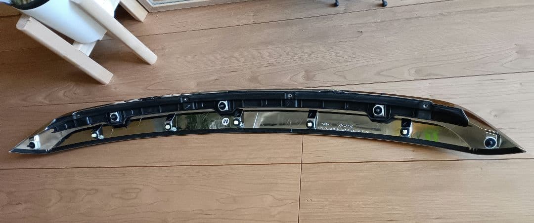 トヨタ60系ハリアー純正メッキ ボンネットフードモール