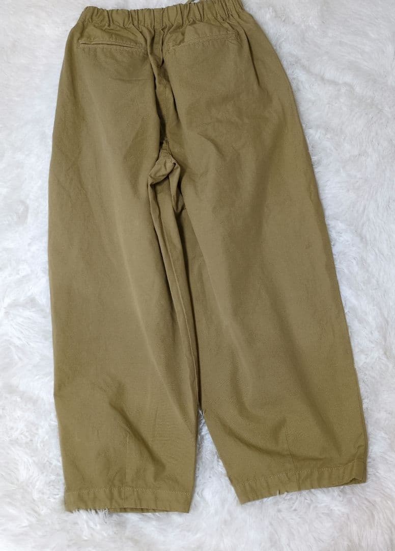 かぐれ　ベージュ コットンクロップドパンツ