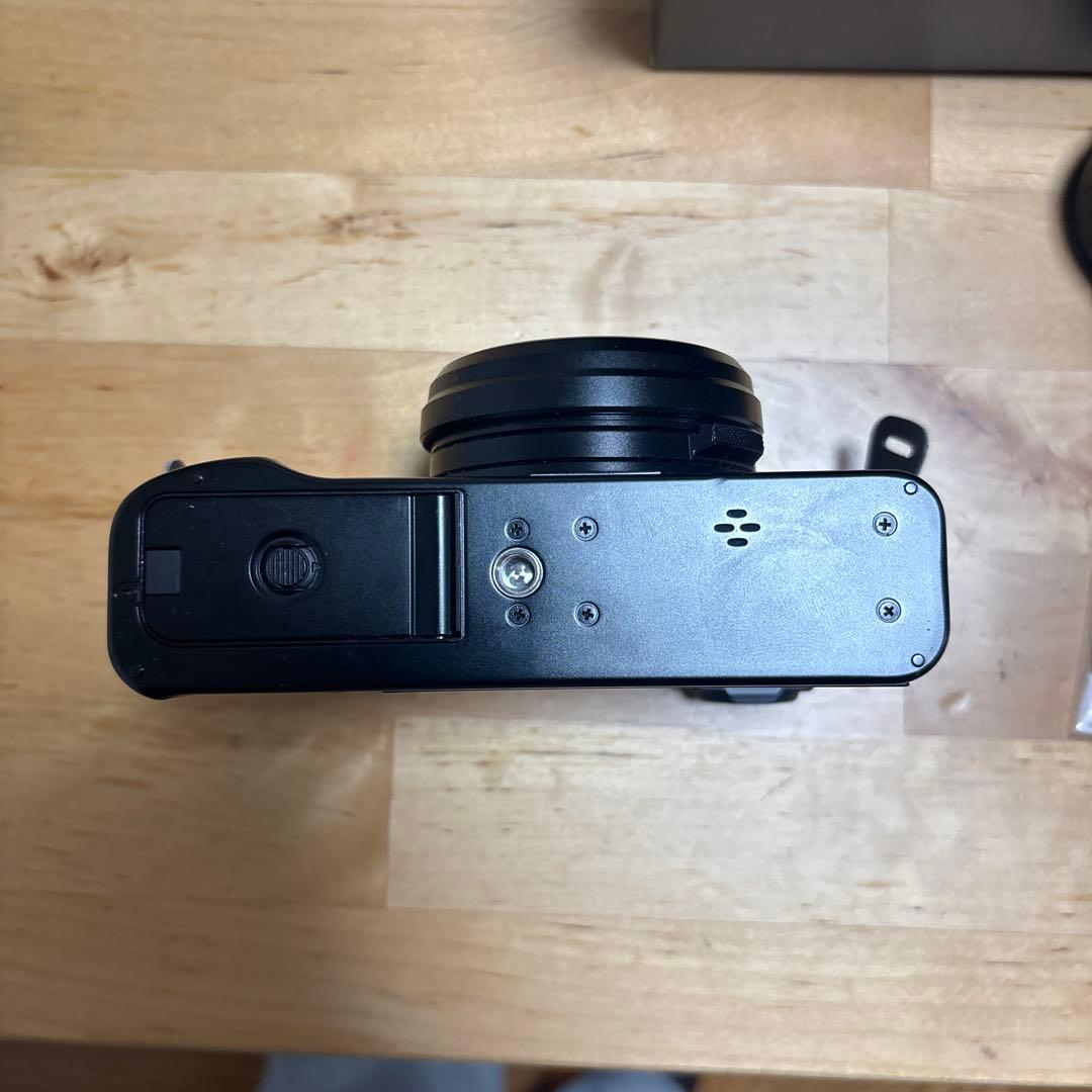 FUJIFILM X100V コンパクトデジタルカメラ